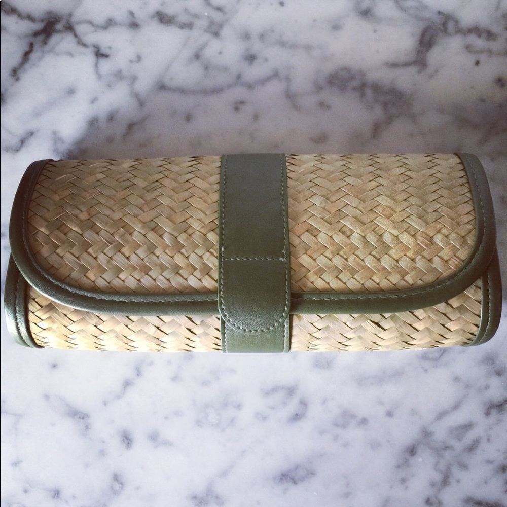 Natural Woven Straw Clutch